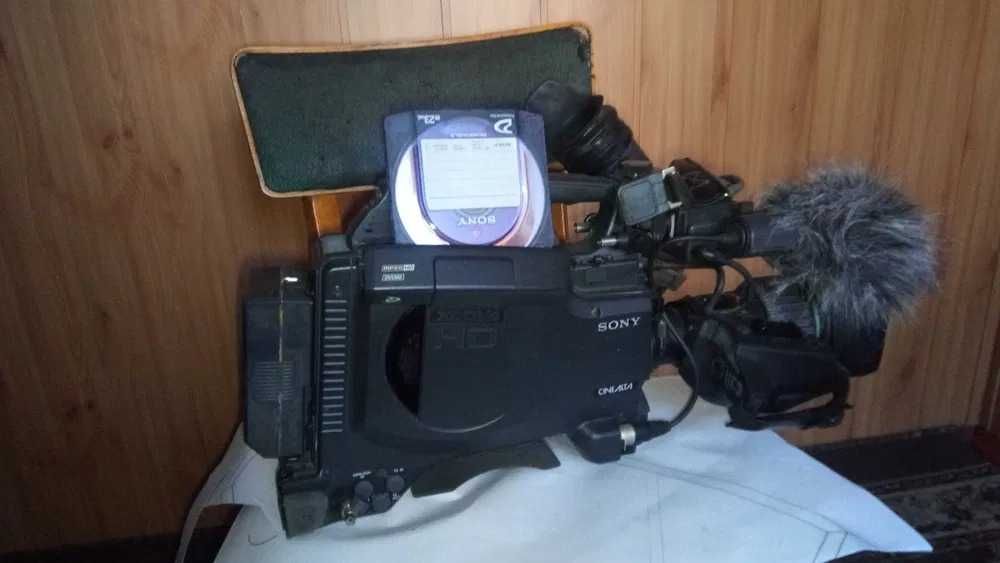 Продам или обменяю  профессиональная видеокамера Sony PDW F350