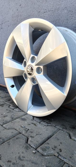 17 5x112 SKODA oryginalne jak Nowe