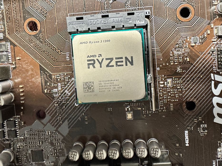 MSI b450m pro-vdh max, Ryzen 3 1200, 4B RAM