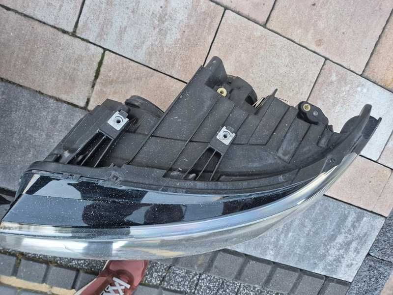 Lampy przód Volkswagen Transporter  T6 lewa i prawa