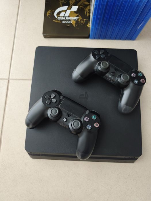 PS4 Slim 1TB + 10 Jogos + 2 comandos