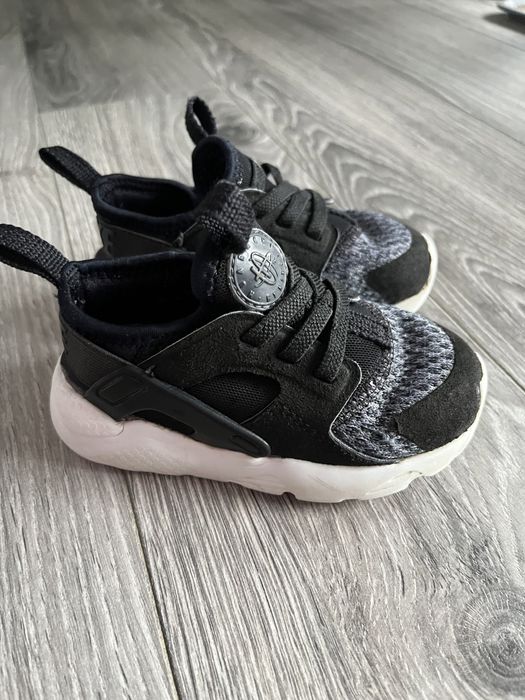 Buty dziecięce Nike Huarache 23,5