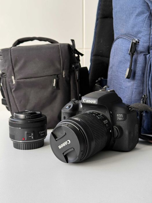 Máquina Fotográfica - Canon 750D
