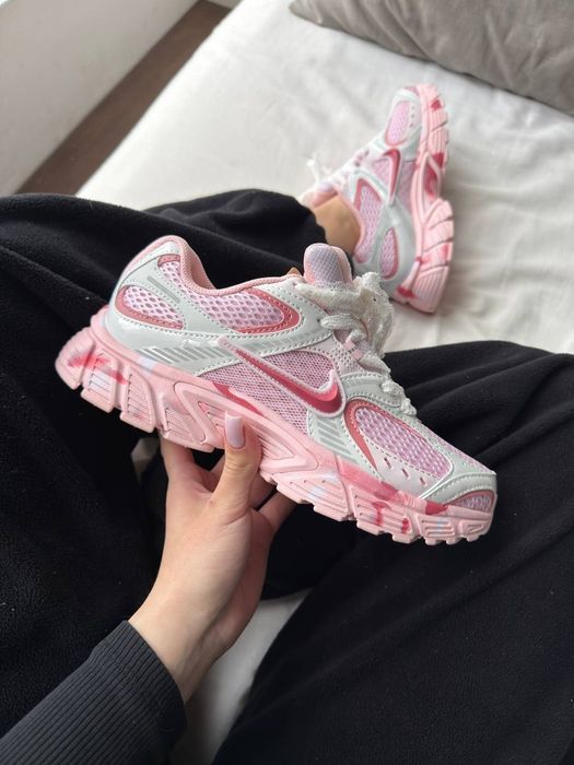 Жіночі кросівки Nike V5 RNR Custom Pink