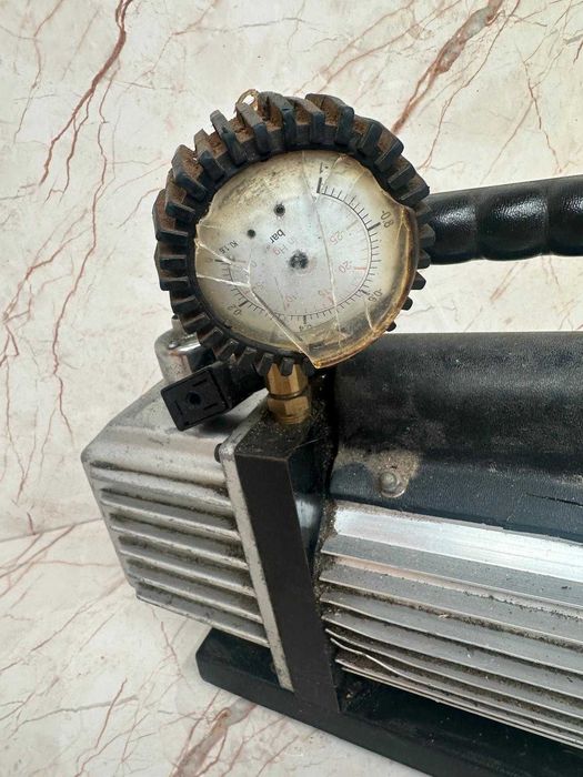 Bomba de Vacuo antiga apta a ser usada