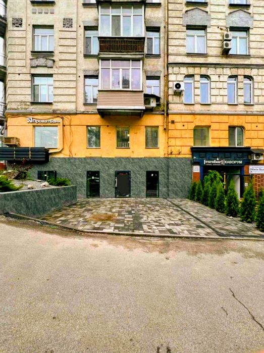 Центр Киева. Ул. Саксаганского 61. 146кв.м. 350тыс.$