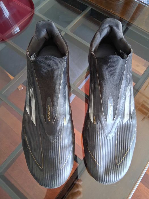 Chuteiras Adidas F50 FIBERSKIN sem atacadores com muito pouco uso,como novas
