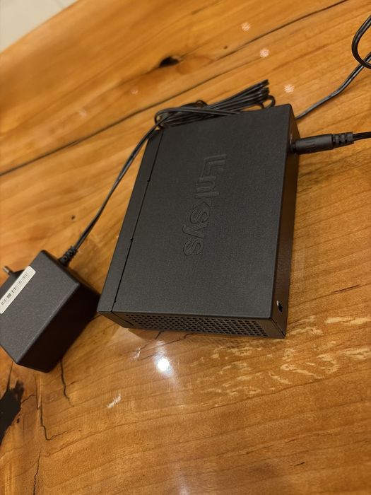 Switch Linksys lgs105