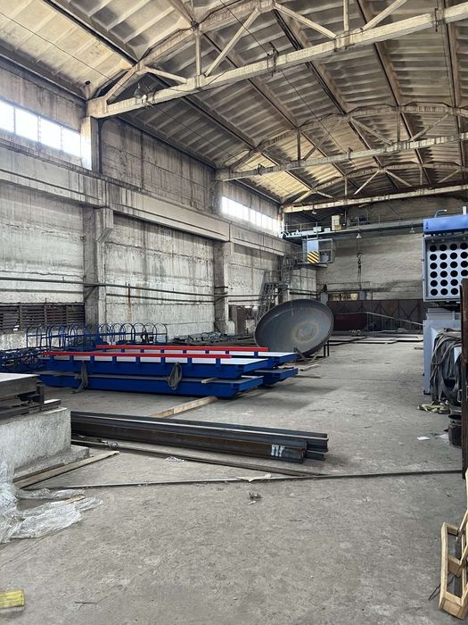 Цех, производство, мех. работы. Мостовой кран. Мощность до 500 кВт.