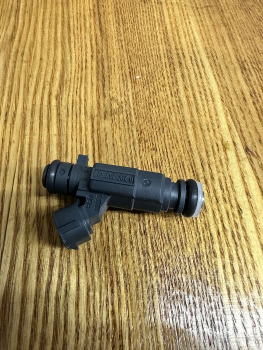 0280157127 BOSCH Форсунки Citroen C3/C4/Peugeot 108/208/301/308