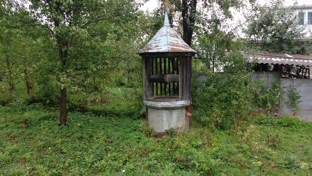 Особняк в Косові, півторачка з прибудовами
