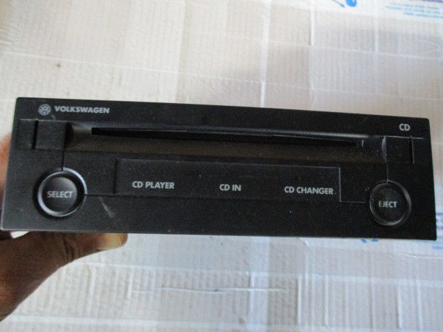 Rádio / auto-rádio VOLKSWAGEN Passat (3B3)