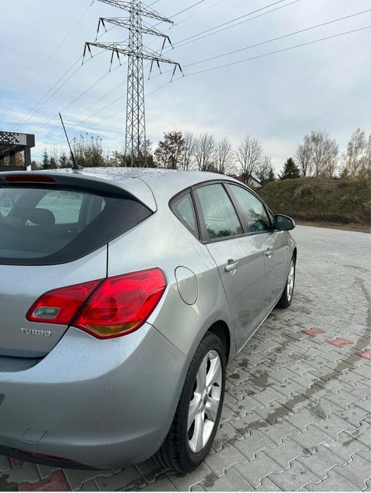 Astra 1.4 Turbo 140km