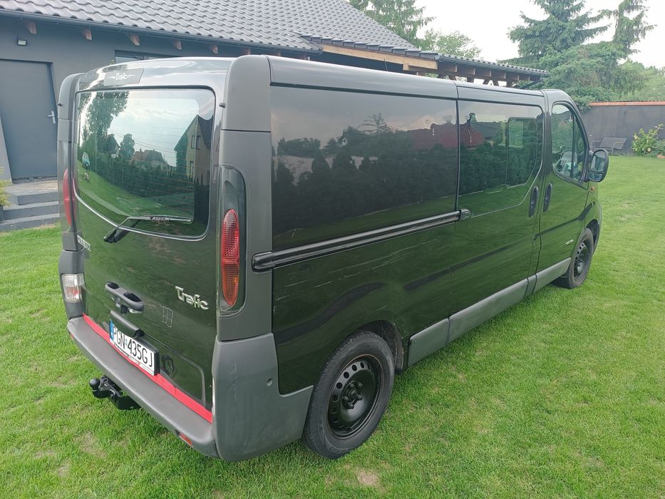 Renault Trafic 1.9 2004r Long klima 5 osobowy