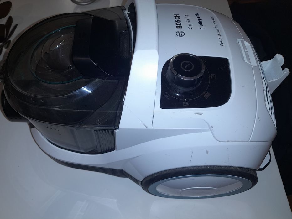 Aspirador Bosch série 4