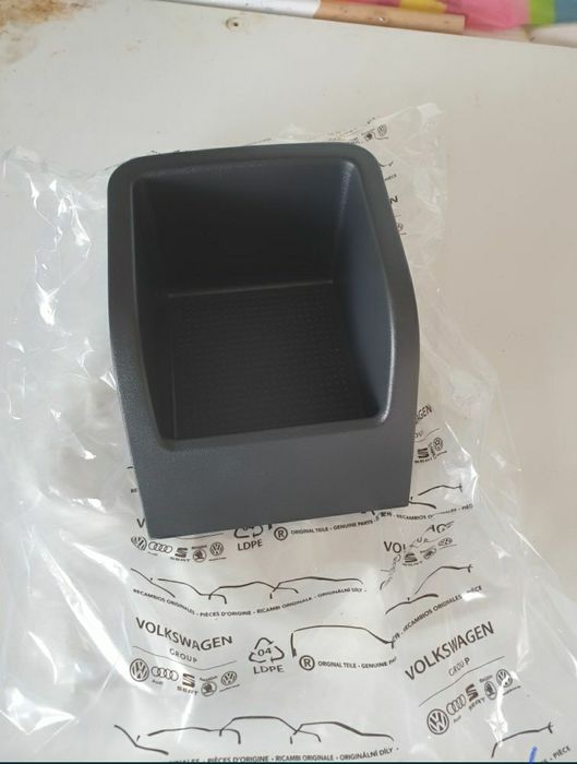 Compartimento arrumação Seat ibiza FR (2020)