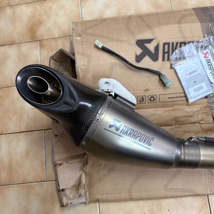 Escape Akrapovic Titanium Carbono Tracer 700 Euro 5 + Acrescento Sonda