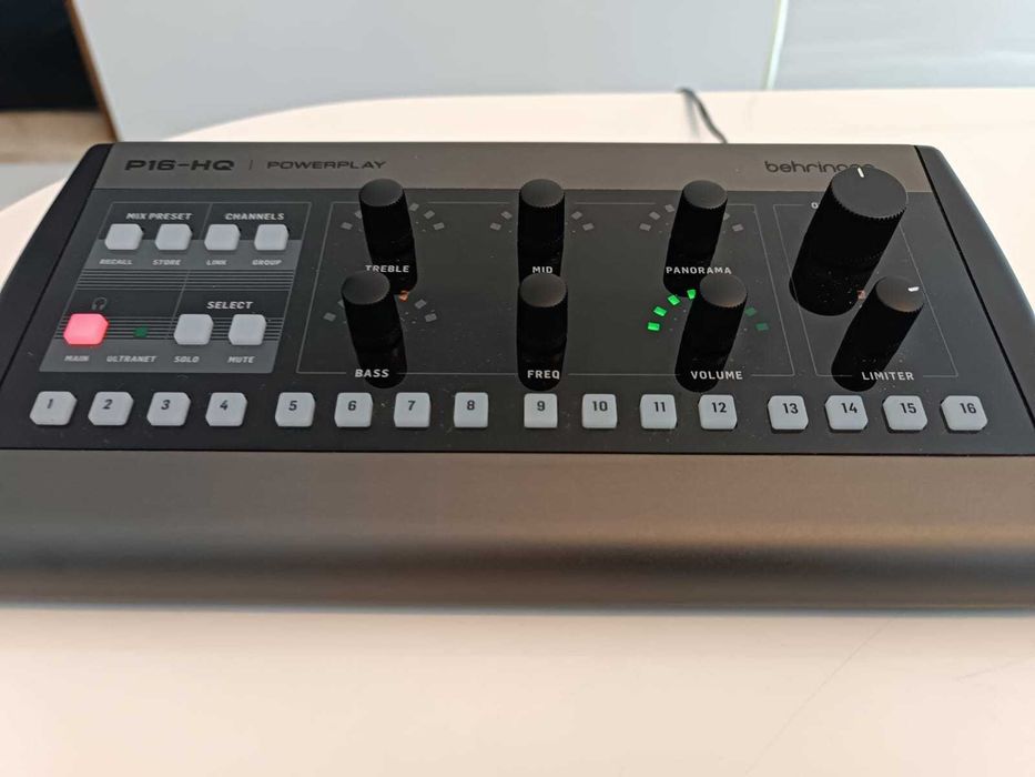 Behringer P16-Hq