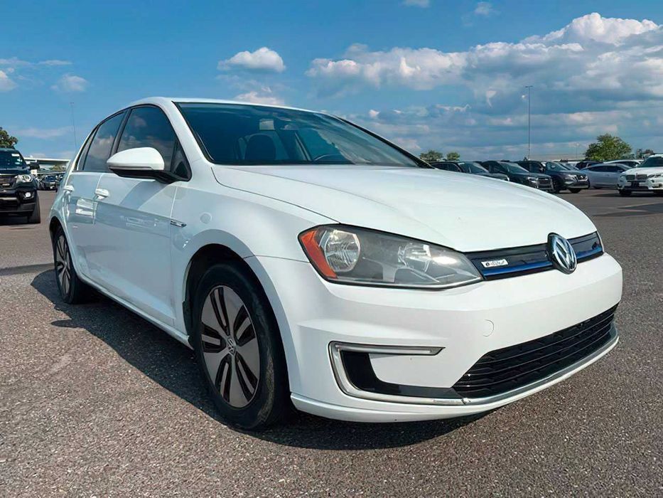 Volkswagen e-Golf SE      2016