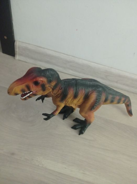Продам динозавра