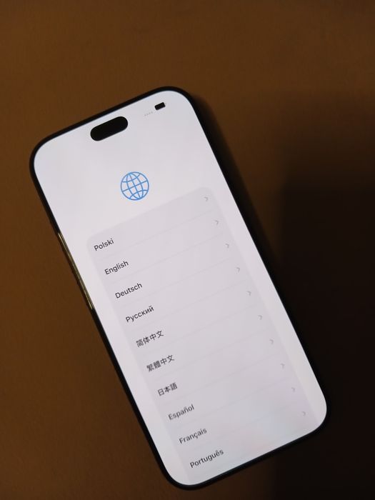 Iphone 18 pro 256 burgund plus ładowarka etui gratis.