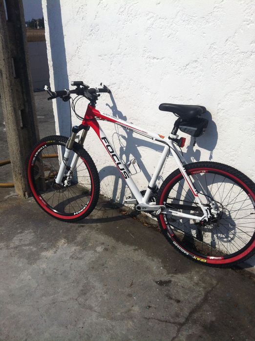 vendo bicicleta BTT em bom estado de marqua Focus profissional