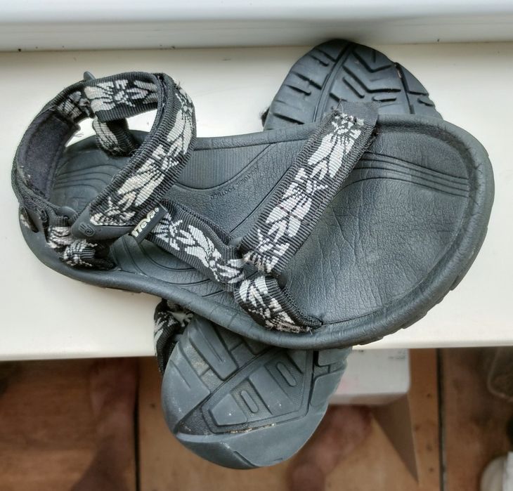 Сандалі Teva босоножки