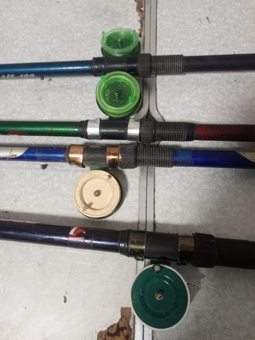 Продам четыре удочки в хорошем состоянии