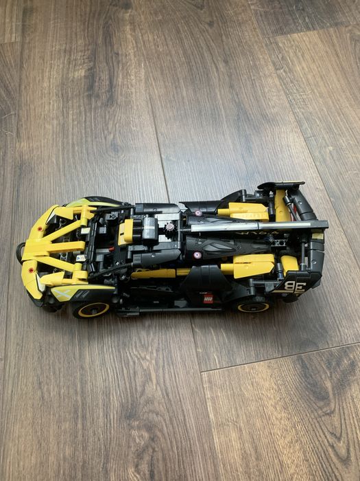 LEGO Technic Bugatti Bolide (42151) з інструкцією