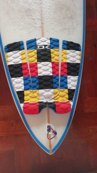 Prancha de surf 7'8 (mini gun) + quilhas