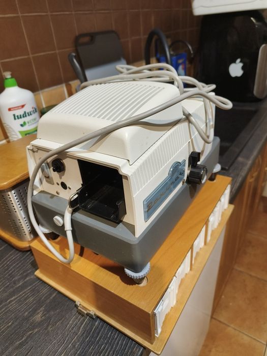 Sprzedam stary rzutnik Braun Paximat bez pilota