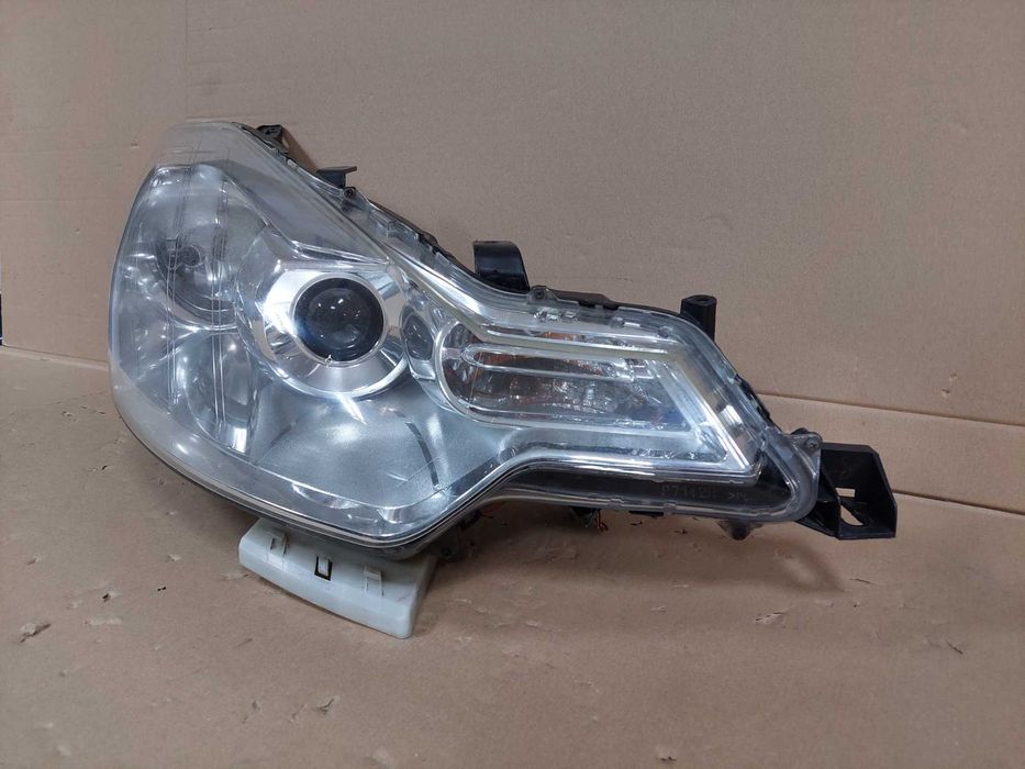 Citroen C-Crosser lampa przód XENON prawa EU BDB KPL