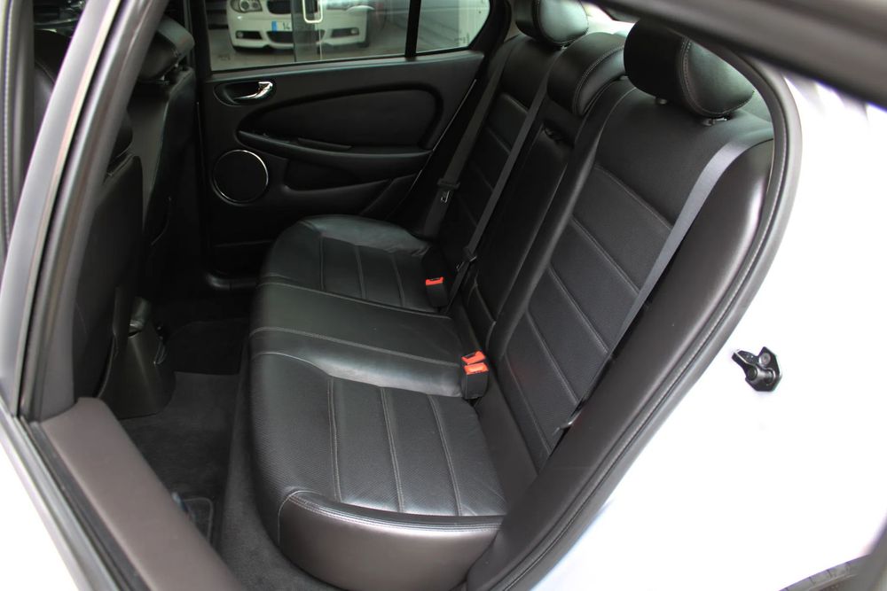 Jaguar X-Type 2.2 D Classic526216751220019207