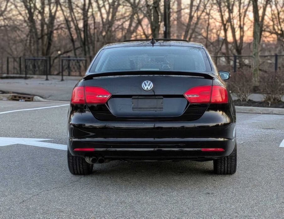 Volkswagen Jetta      2013