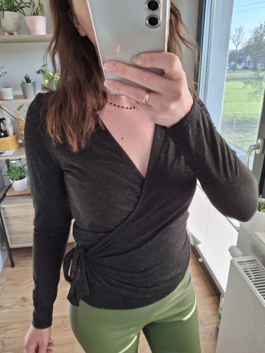 Rozmiar XS, bluzka kopertowa wiązana, sweterek z wiskozy,