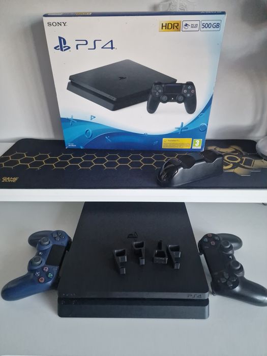Konsola PS4 SLIM 500 GB, faktura, 2 pady, pudełko 18 gier