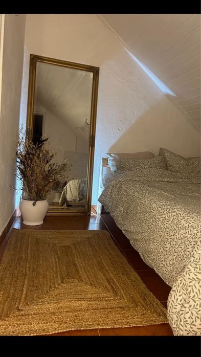 Espelho dourado novo de grande dimensão