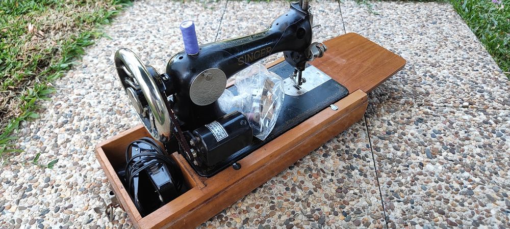 Maquina costura Singer eletrica