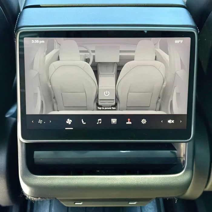 Tesla Model 3      2024