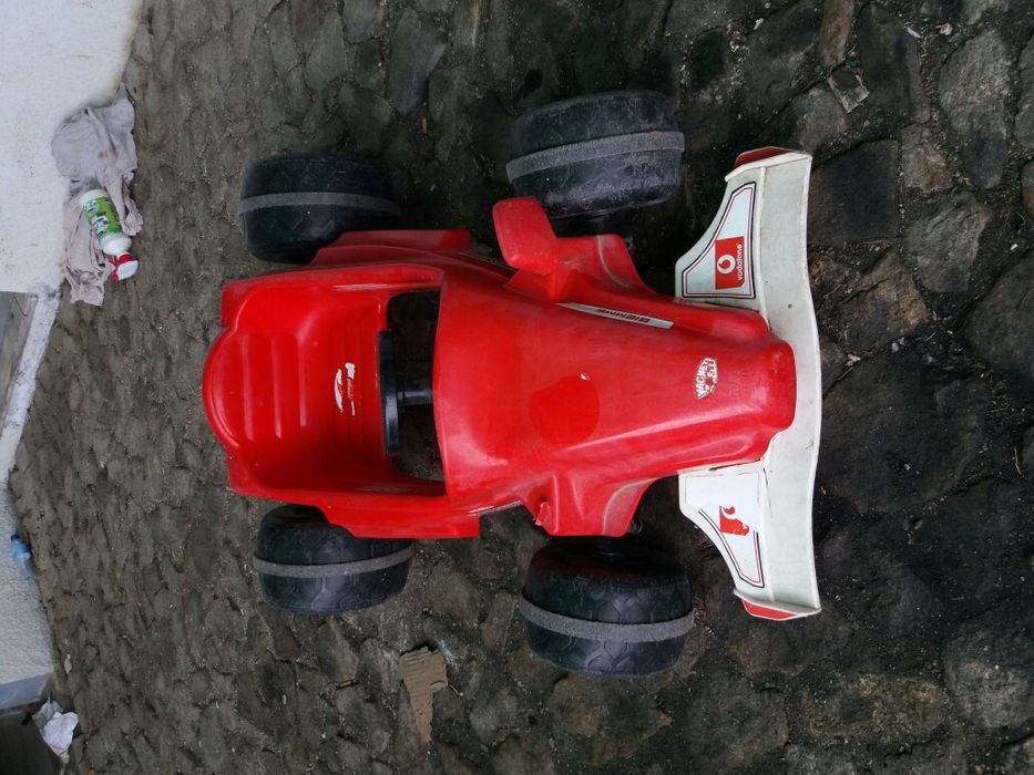 Carrinho fórmula 1 com pedais