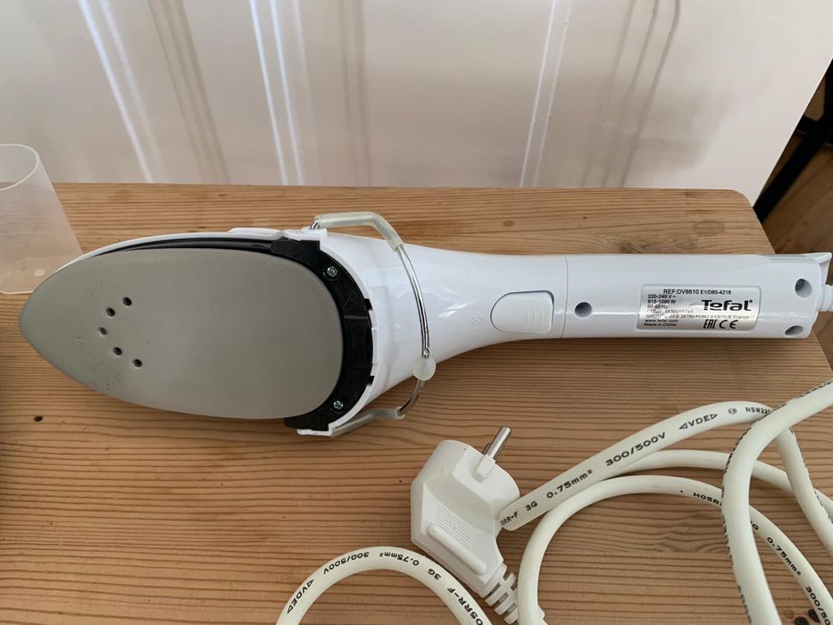 Ferro vertical a vapor Tefal