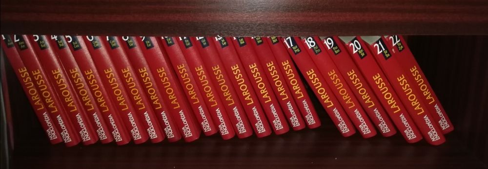 Enciclopédia Larousse. Edição do Círculo de Leitores