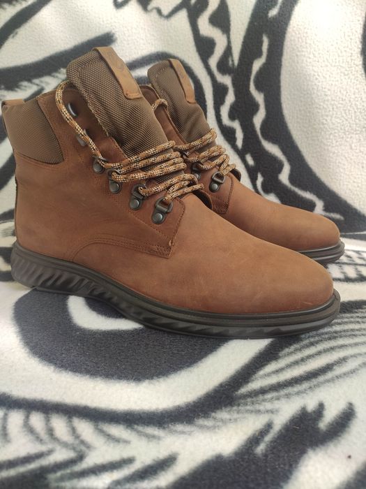 ботинки ecco BYWEY TRED Gore-Tex чорні та ecco st.1 hybrid lite коричн