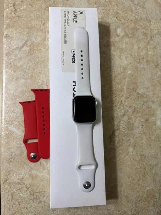 Apple Watch SE 40 мм — у відмінному стані