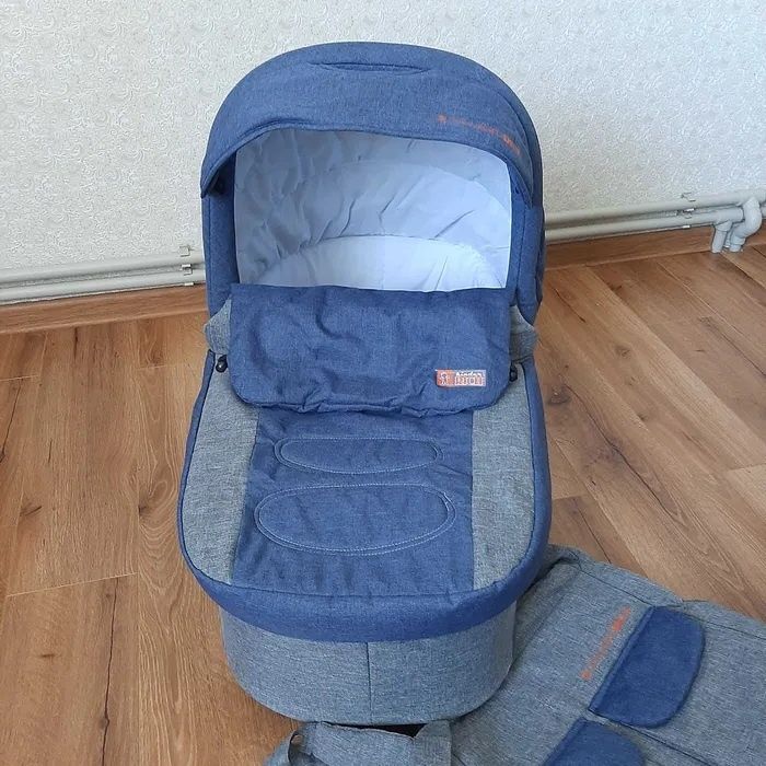 Продам коляску 2 в 1