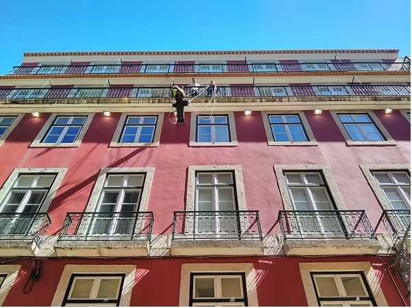 Trabalhos Verticais | Pintura, Silicones, Juntas e Reparações em Altura