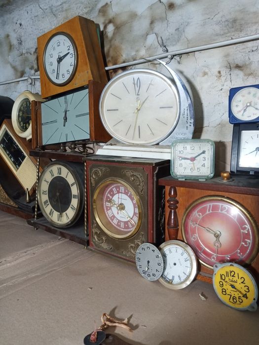 Часы настольные ..