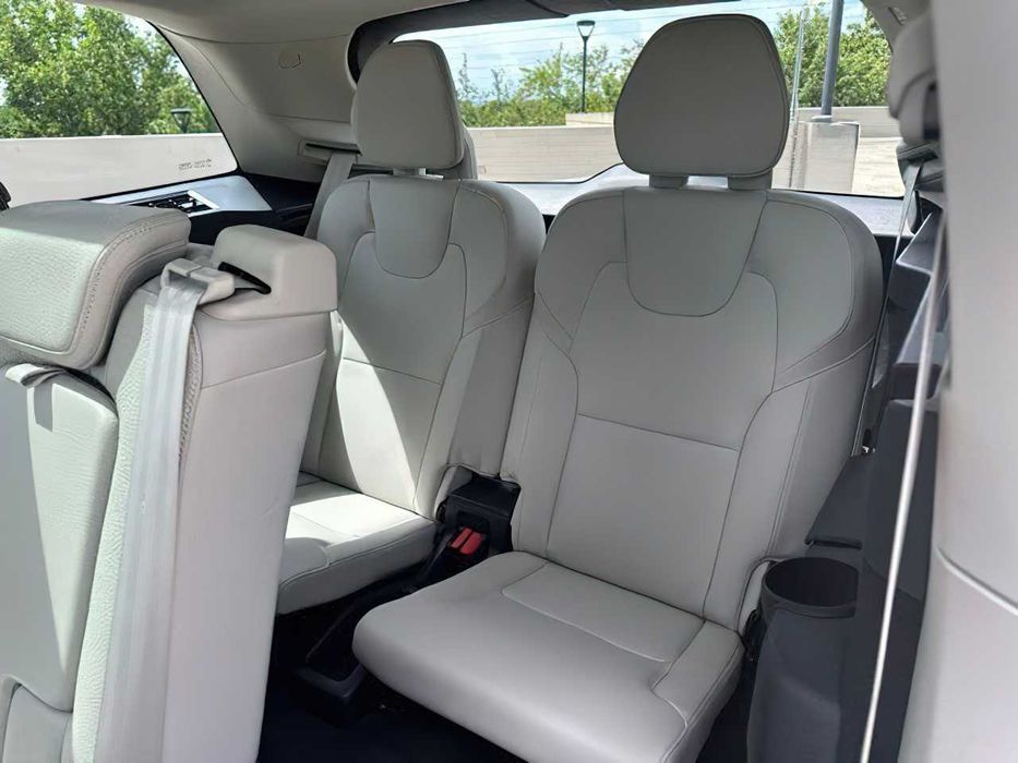 Volvo XC90      2018