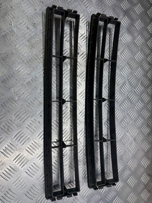 Решетка бампера центральная Skoda Fabia 1  99- 6Y0853677A