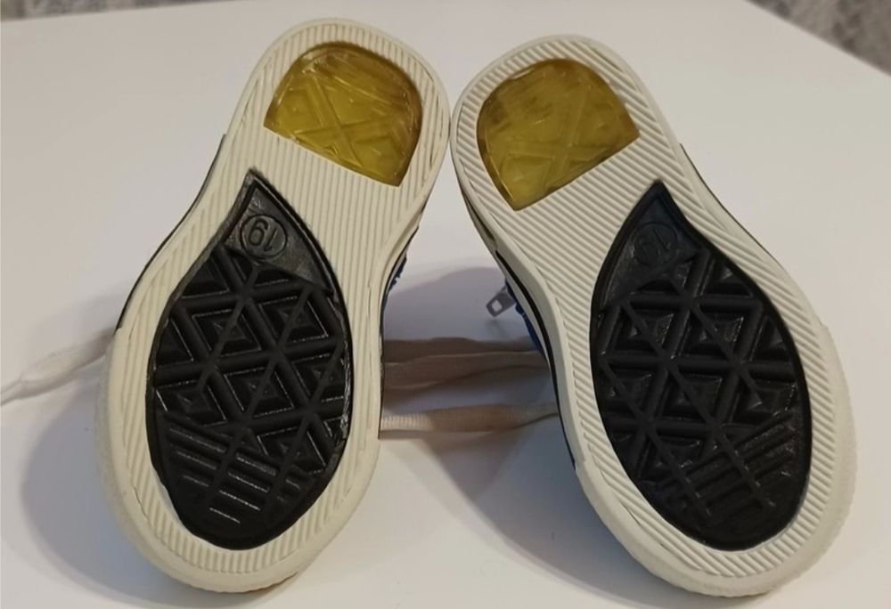 sneakersy Converse rozm. 19